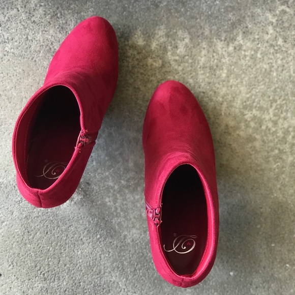 Soda Shoes Violin Red Suede Platform Ankle Bootie - Picture 7 of 8